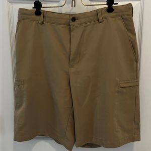 Men’s Size 34 IZOD Golf Classic Shorts beige/tan 6 pockets